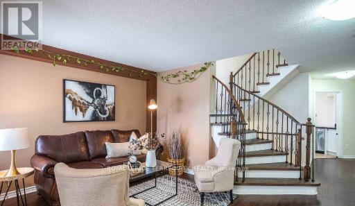 1633 Sherbrook Drive, Oshawa, Ontario  L1K 2X1 - Photo 5 - E12687672