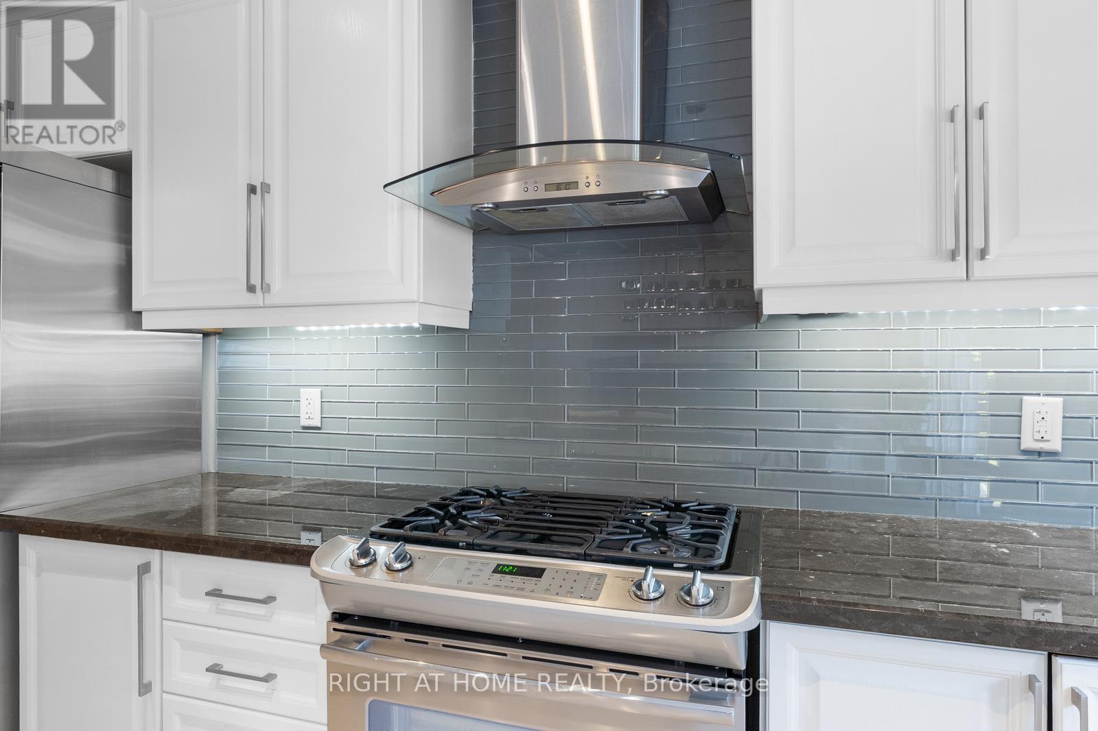 18 Isaac Devins Avenue, Vaughan, Ontario  L4L 0A4 - Photo 16 - N12687538