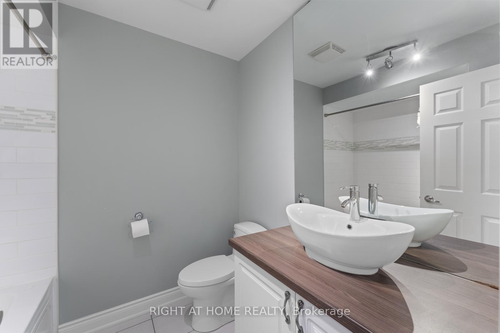 18 Isaac Devins Avenue, Vaughan, Ontario  L4L 0A4 - Photo 29 - N12687538