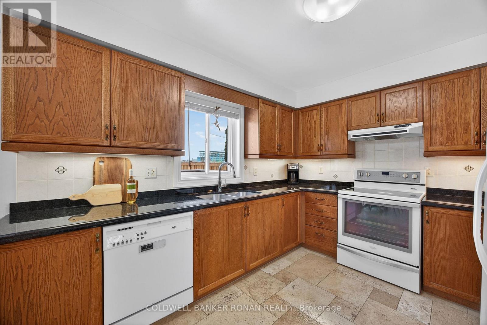 9 Reynolds Avenue, New Tecumseth (Beeton), Ontario  L0G 1A0 - Photo 9 - N12687574