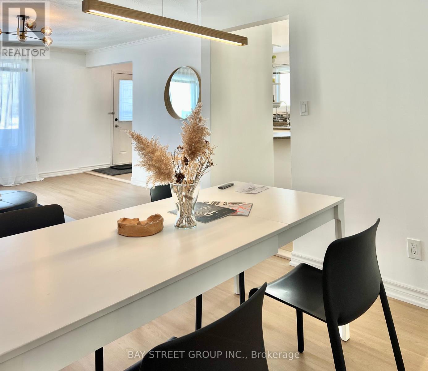 728 Sunnypoint Drive, Newmarket, Ontario  L3Y 2Z8 - Photo 4 - N12687598