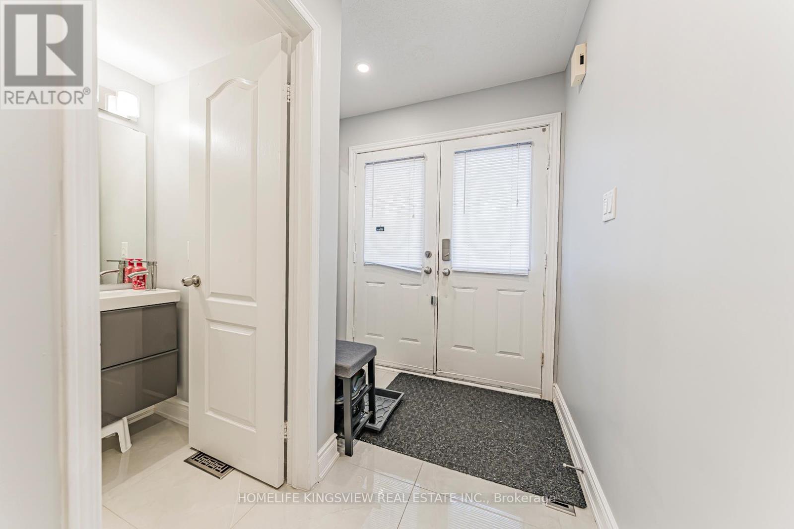 80 Giancola Crescent, Vaughan, Ontario  L6A 2T5 - Photo 6 - N12687656