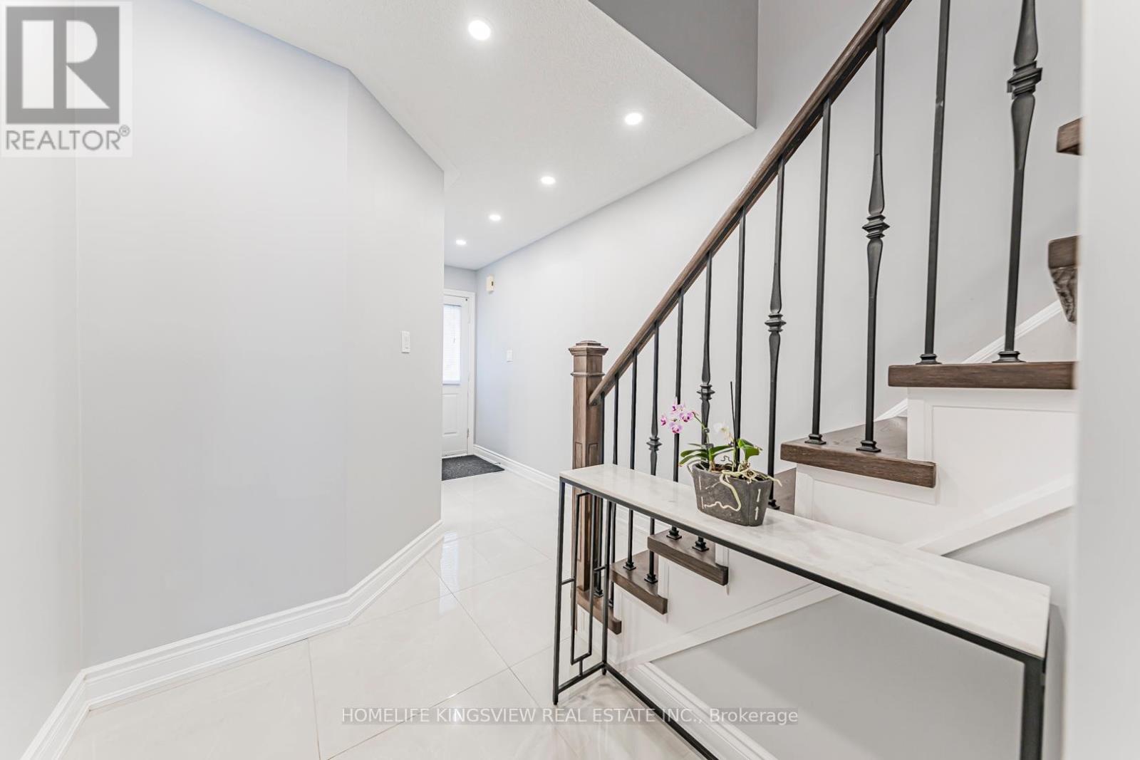 80 Giancola Crescent, Vaughan, Ontario  L6A 2T5 - Photo 7 - N12687656