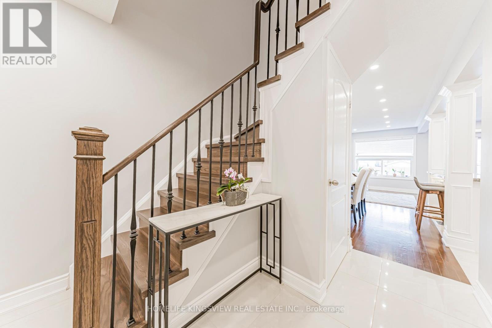 80 Giancola Crescent, Vaughan, Ontario  L6A 2T5 - Photo 9 - N12687656