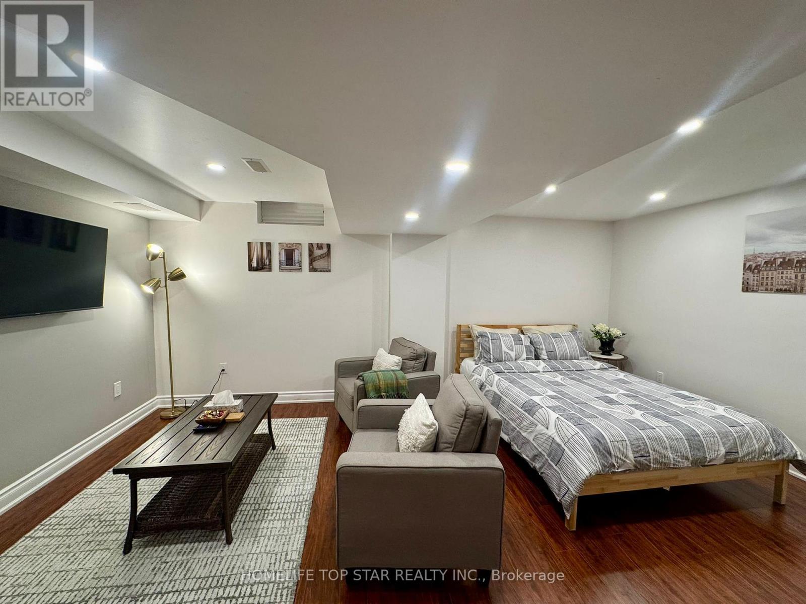 Basement( Bachelor ) - 62 Lowther Avenue, Richmond Hill, Ontario  L4E 0T3 - Photo 11 - N12687676