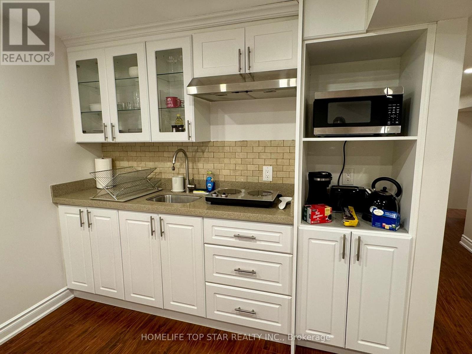 Basement( Bachelor ) - 62 Lowther Avenue, Richmond Hill, Ontario  L4E 0T3 - Photo 4 - N12687676