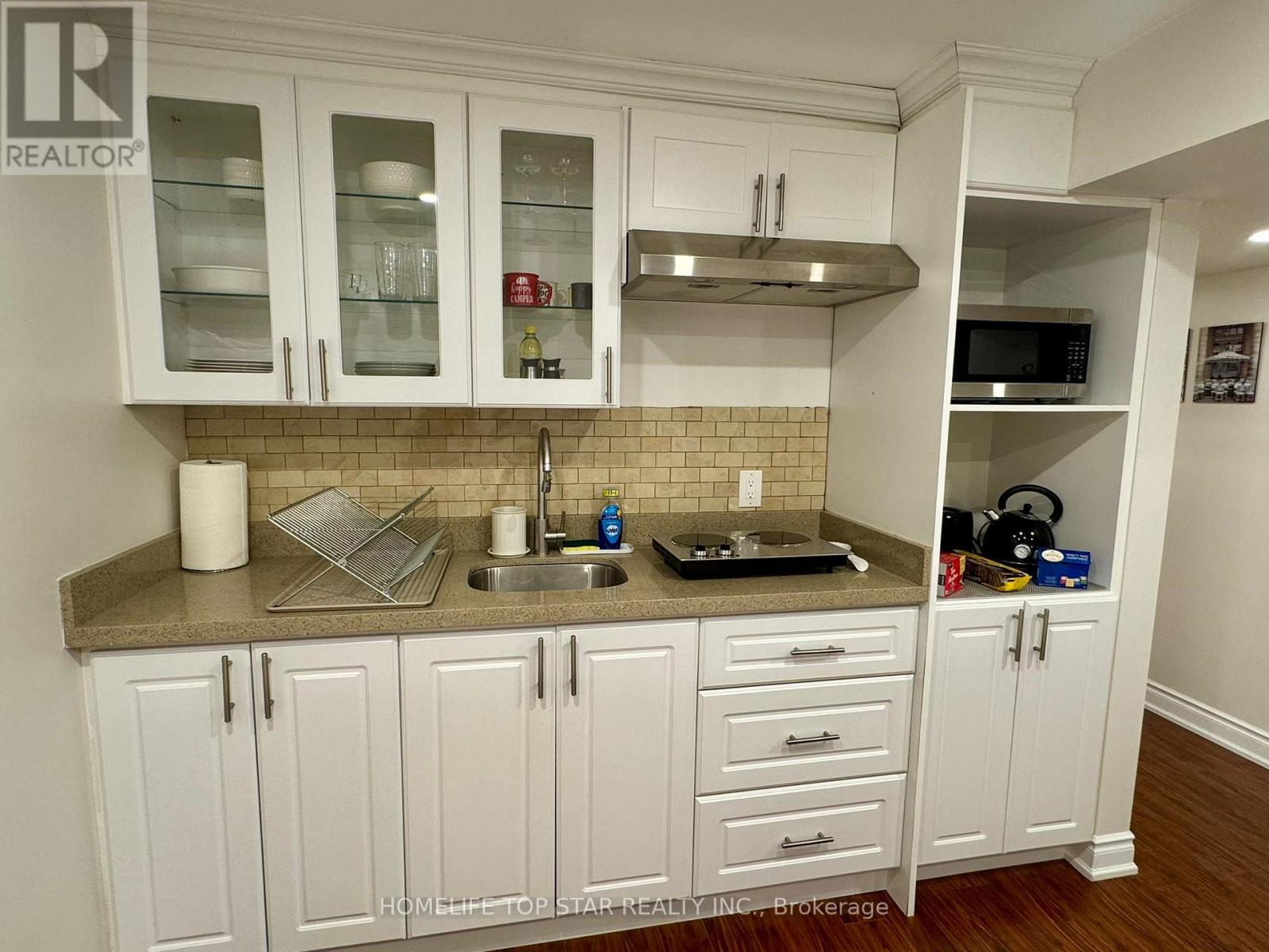 Basement( Bachelor ) - 62 Lowther Avenue, Richmond Hill, Ontario  L4E 0T3 - Photo 6 - N12687676