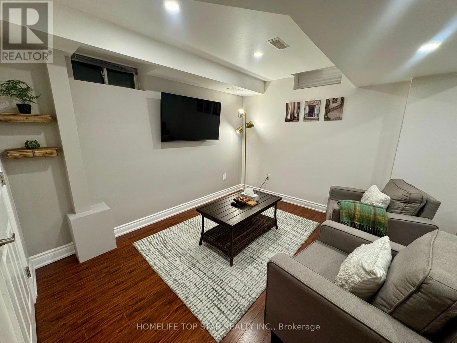 Basement( Bachelor ) - 62 Lowther Avenue, Richmond Hill, Ontario  L4E 0T3 - Photo 9 - N12687676