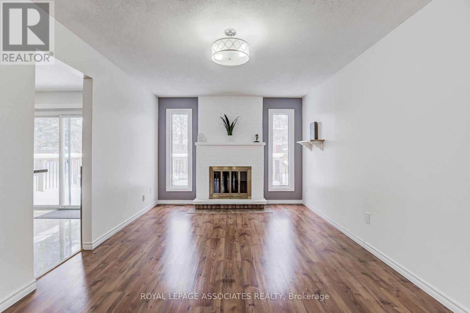 130 Cunningham Drive, New Tecumseth, Ontario  L9R 1C4 - Photo 9 - N12687678