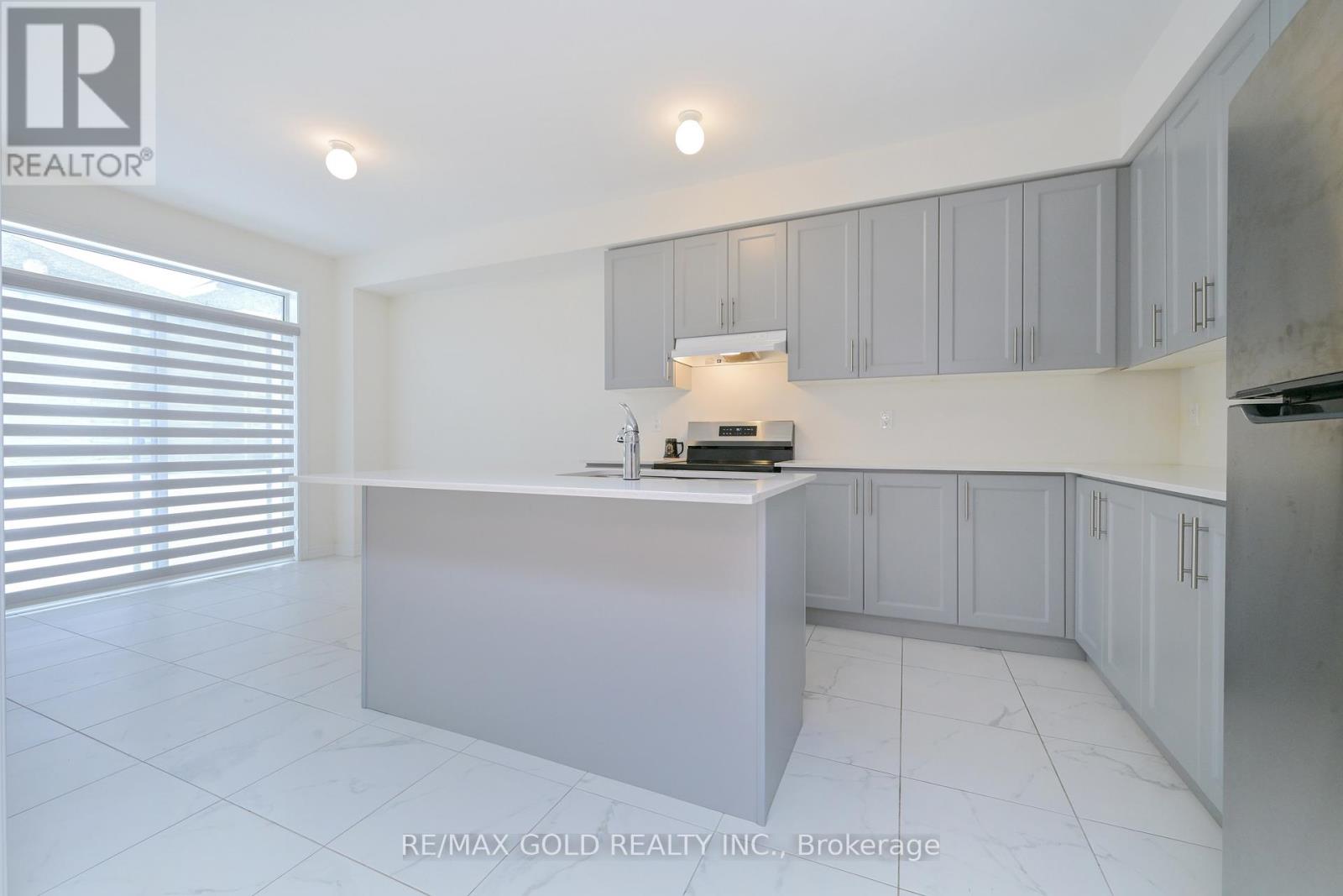 1345 Davis Loop, Innisfil (Lefroy), Ontario  L0L 0B1 - Photo 9 - N12687714