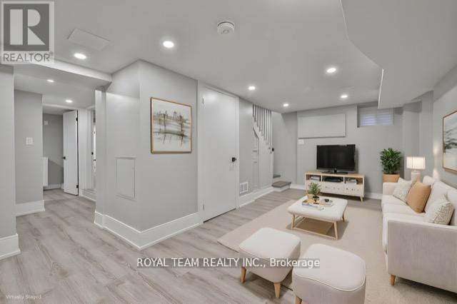 150 St Johns Road, Toronto, Ontario  M6P 1T9 - Photo 35 - W12687312