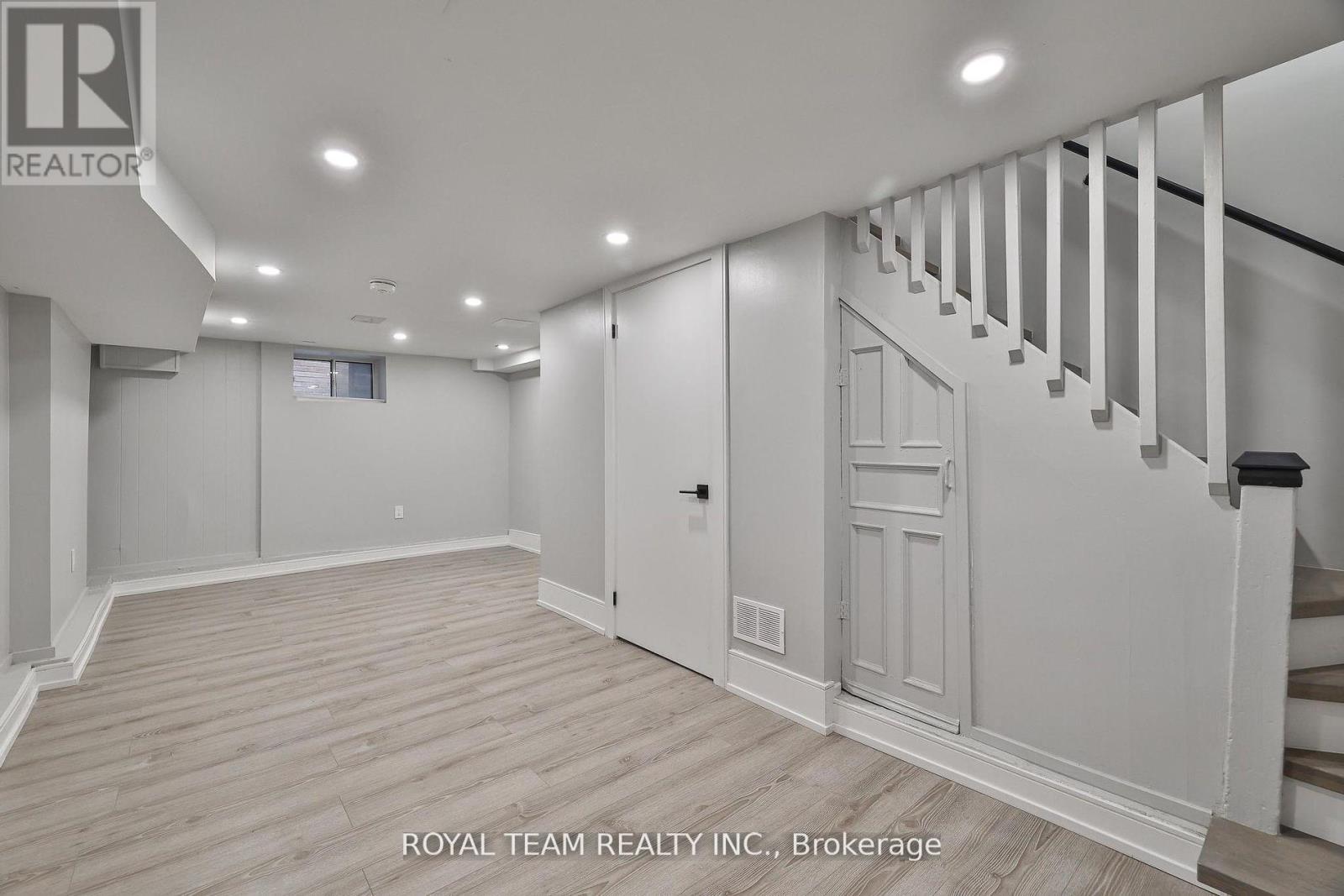 150 St Johns Road, Toronto, Ontario  M6P 1T9 - Photo 39 - W12687312