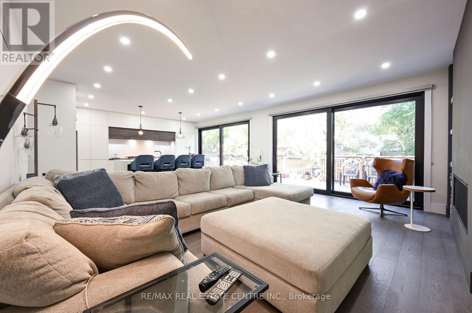 1181 Ogden Avenue, Mississauga, Ontario  L5E 2G8 - Photo 14 - W12687516