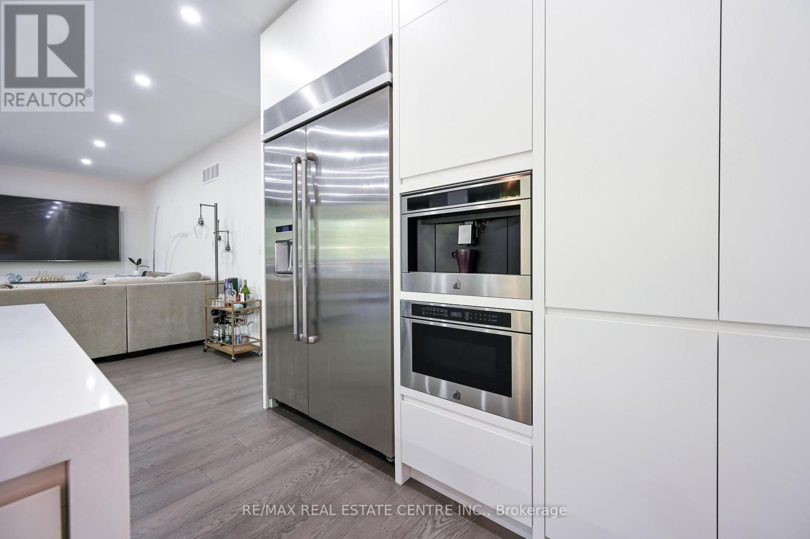 1181 Ogden Avenue, Mississauga, Ontario  L5E 2G8 - Photo 20 - W12687516