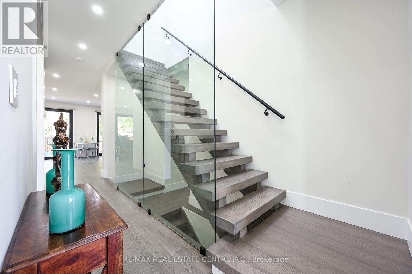 1181 Ogden Avenue, Mississauga, Ontario  L5E 2G8 - Photo 23 - W12687516