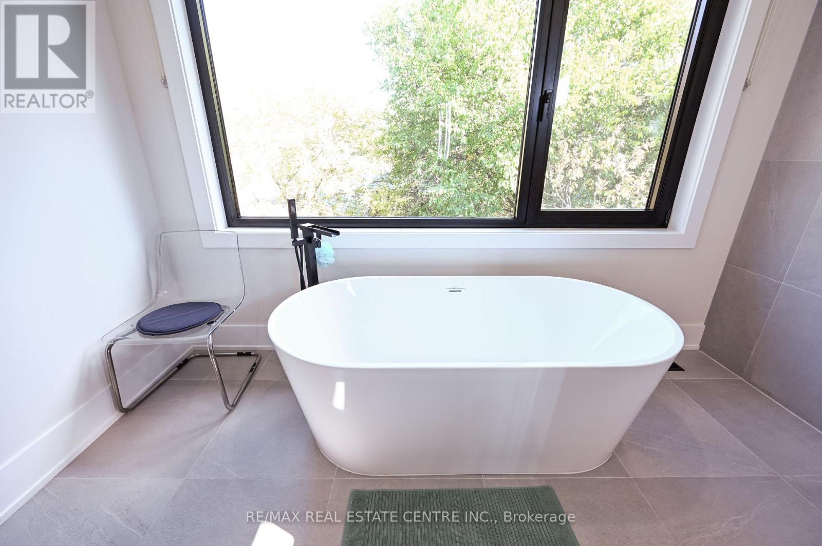 1181 Ogden Avenue, Mississauga, Ontario  L5E 2G8 - Photo 29 - W12687516