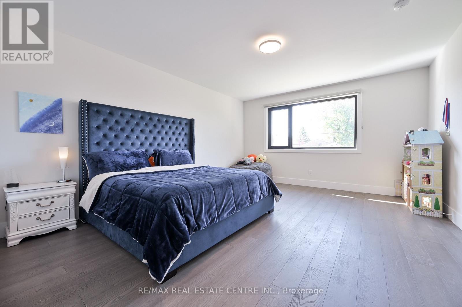 1181 Ogden Avenue, Mississauga, Ontario  L5E 2G8 - Photo 30 - W12687516