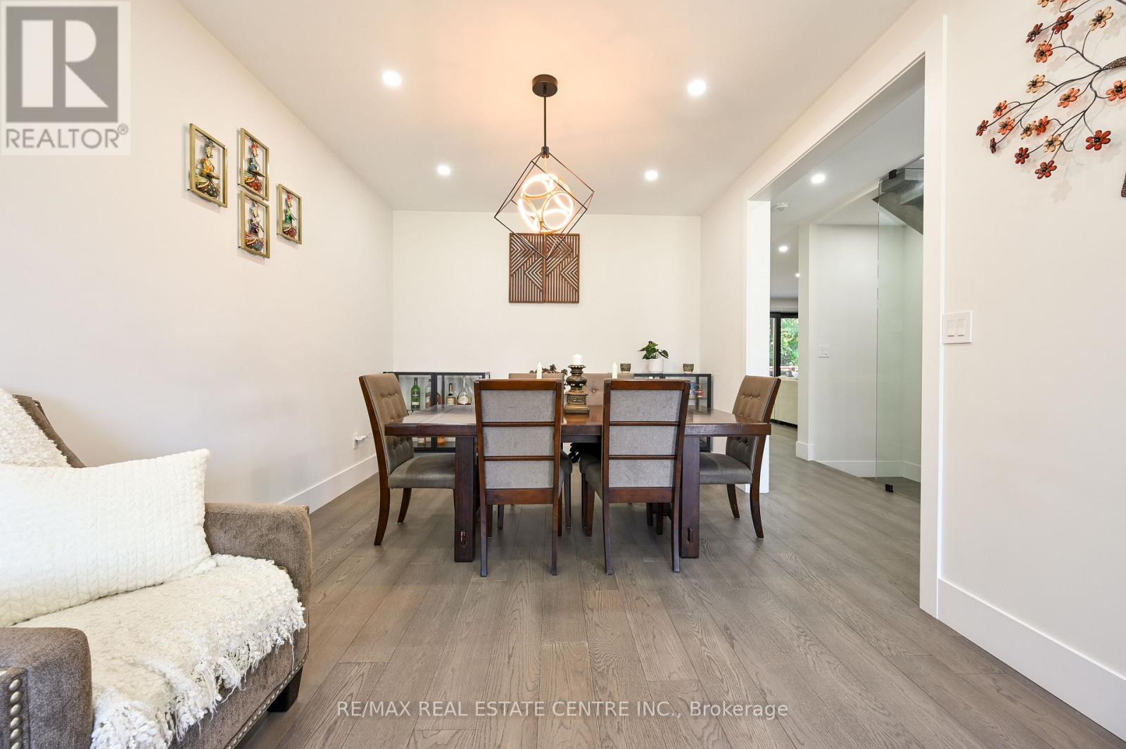 1181 Ogden Avenue, Mississauga, Ontario  L5E 2G8 - Photo 8 - W12687516