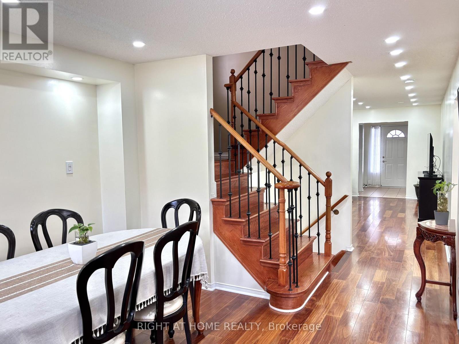 37 Oakmeadow Drive, Brampton, Ontario  L7A 2M1 - Photo 14 - W12687622