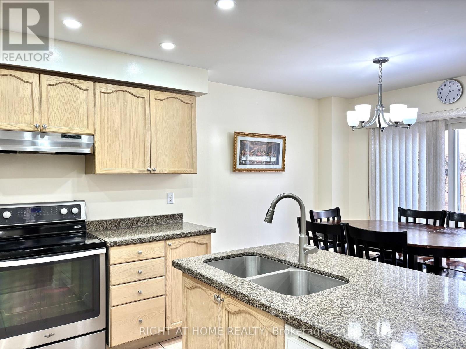 37 Oakmeadow Drive, Brampton, Ontario  L7A 2M1 - Photo 16 - W12687622