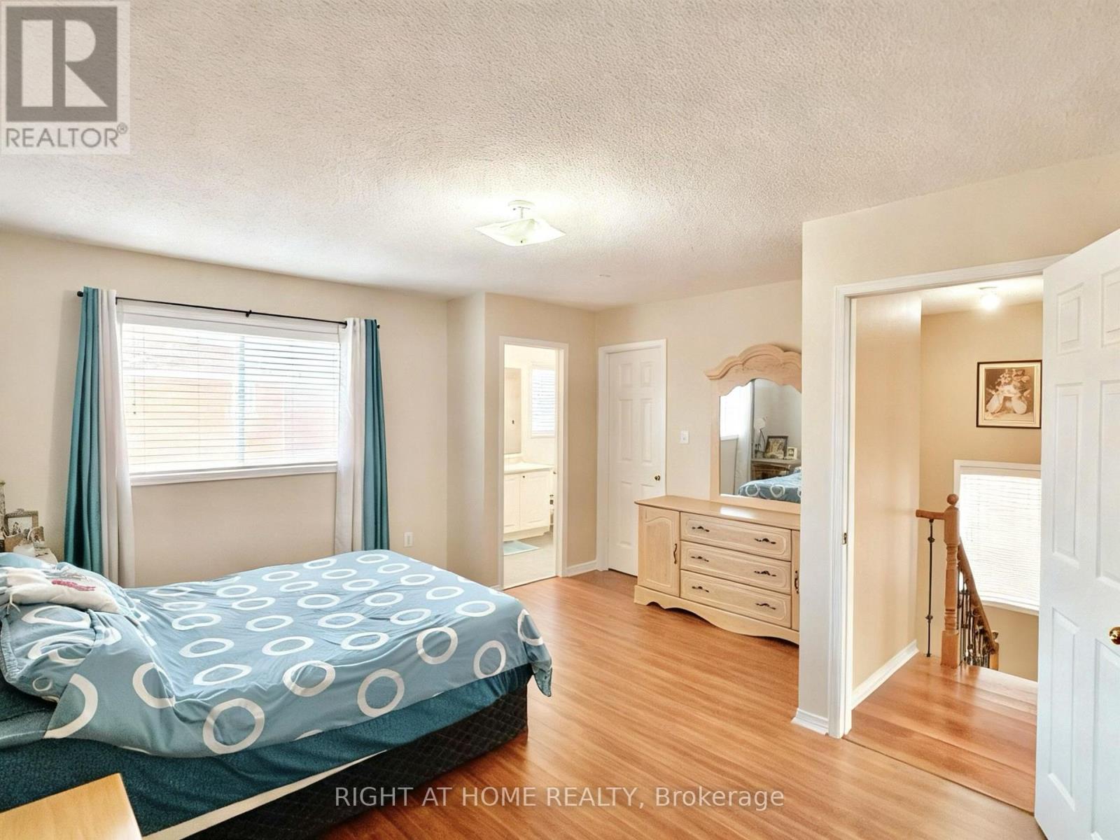 37 Oakmeadow Drive, Brampton, Ontario  L7A 2M1 - Photo 21 - W12687622