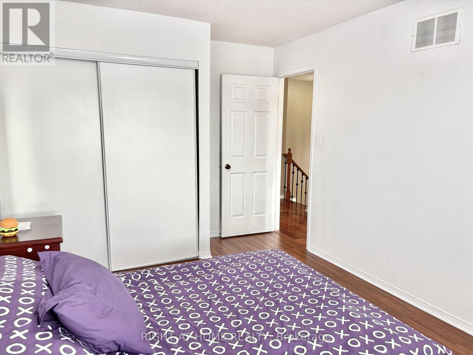 37 Oakmeadow Drive, Brampton, Ontario  L7A 2M1 - Photo 24 - W12687622