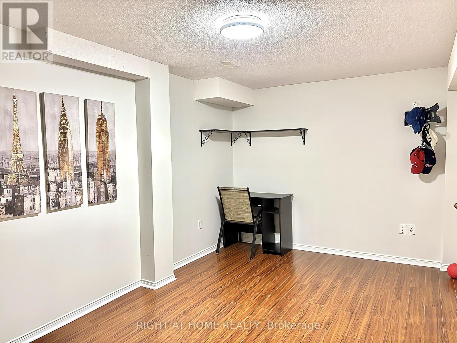 37 Oakmeadow Drive, Brampton, Ontario  L7A 2M1 - Photo 32 - W12687622