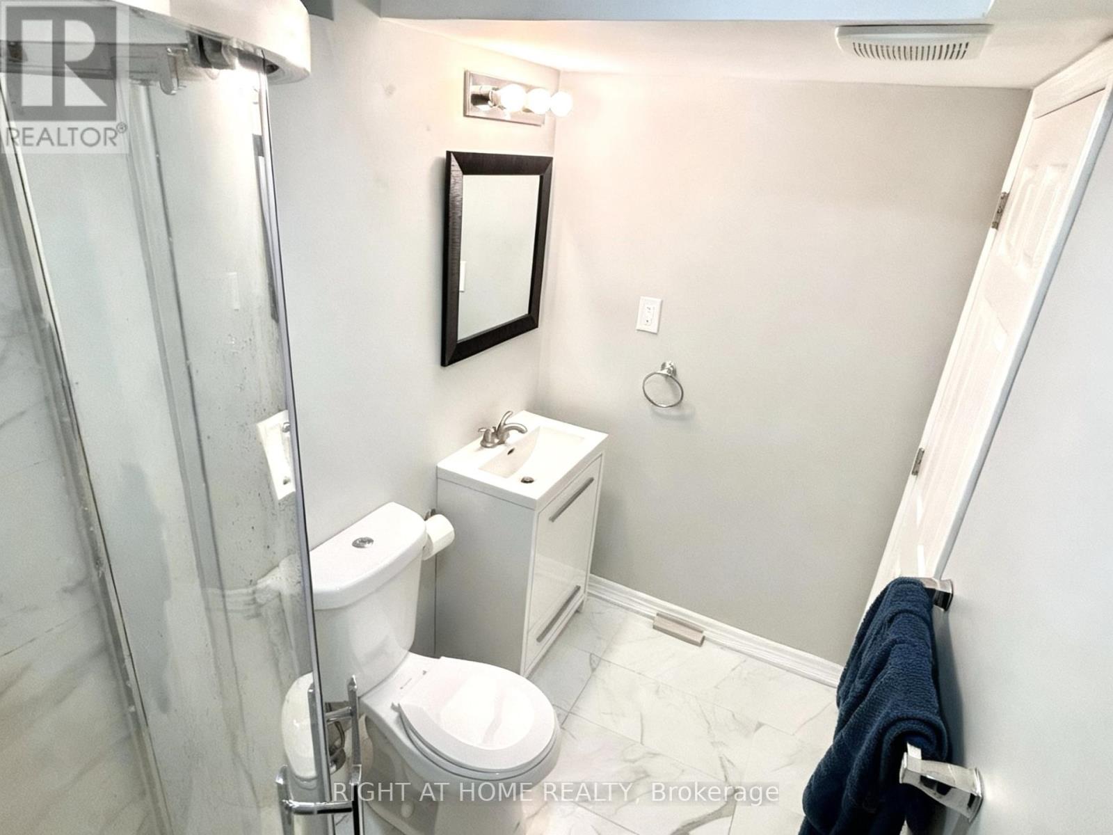 37 Oakmeadow Drive, Brampton, Ontario  L7A 2M1 - Photo 37 - W12687622