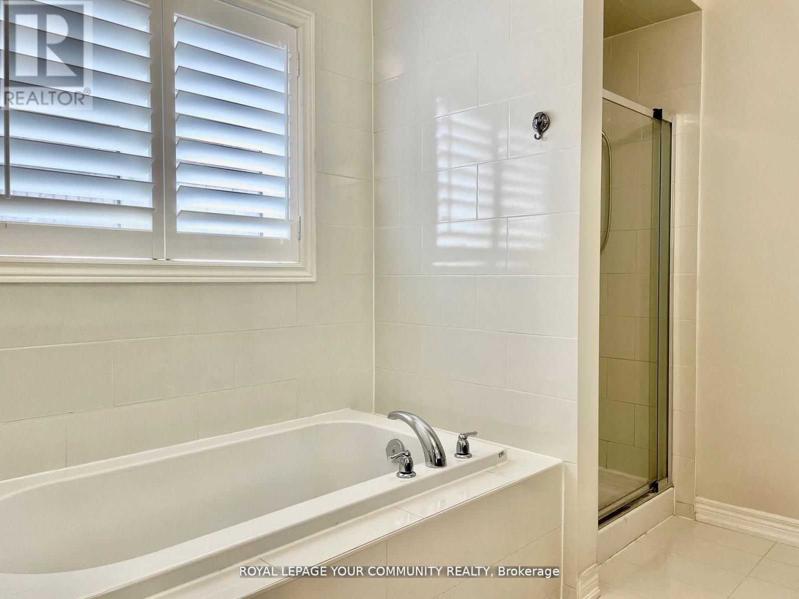 101 Thornbush Boulevard, Brampton, Ontario  L7A 4J9 - Photo 12 - W12687626