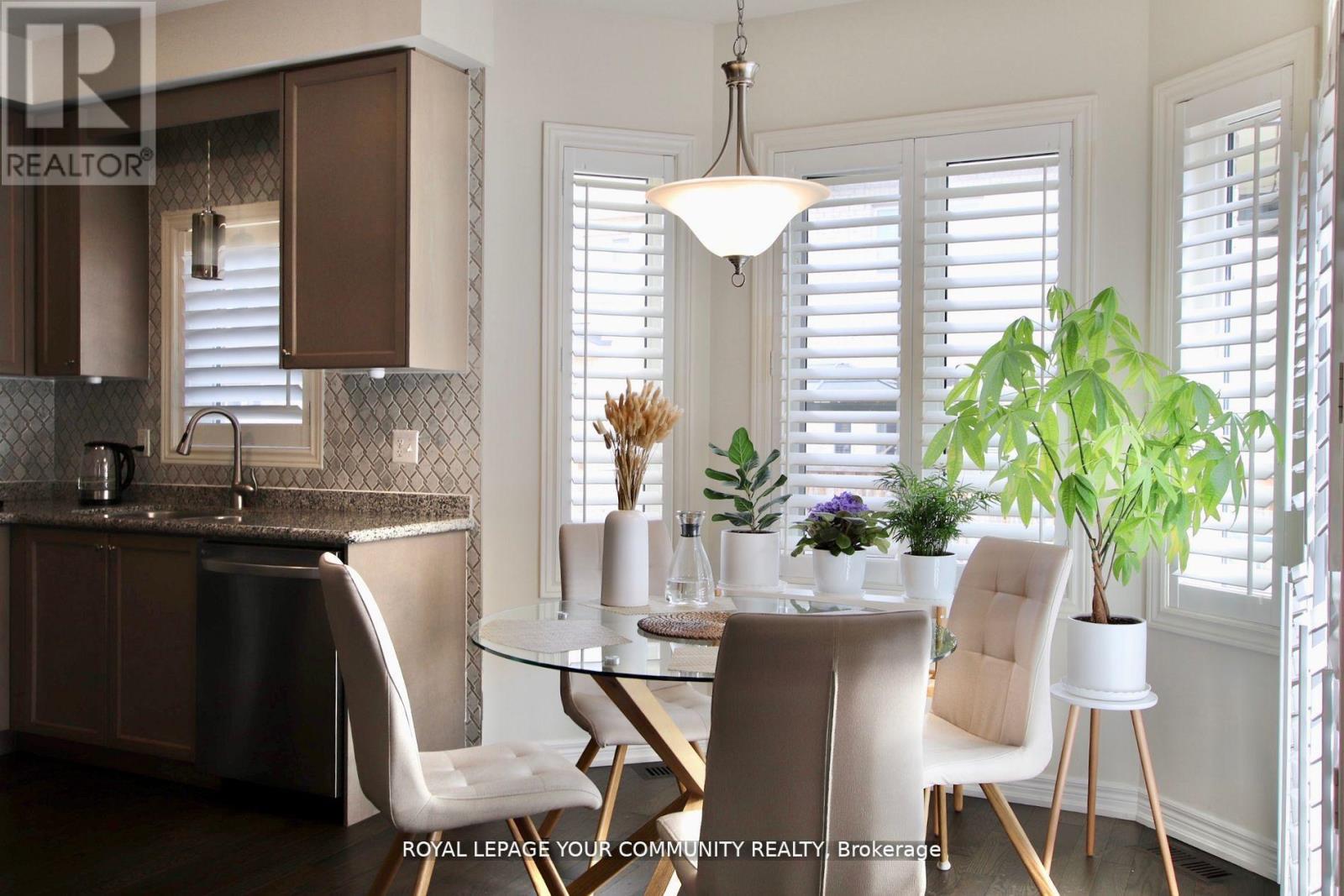 101 Thornbush Boulevard, Brampton, Ontario  L7A 4J9 - Photo 6 - W12687626