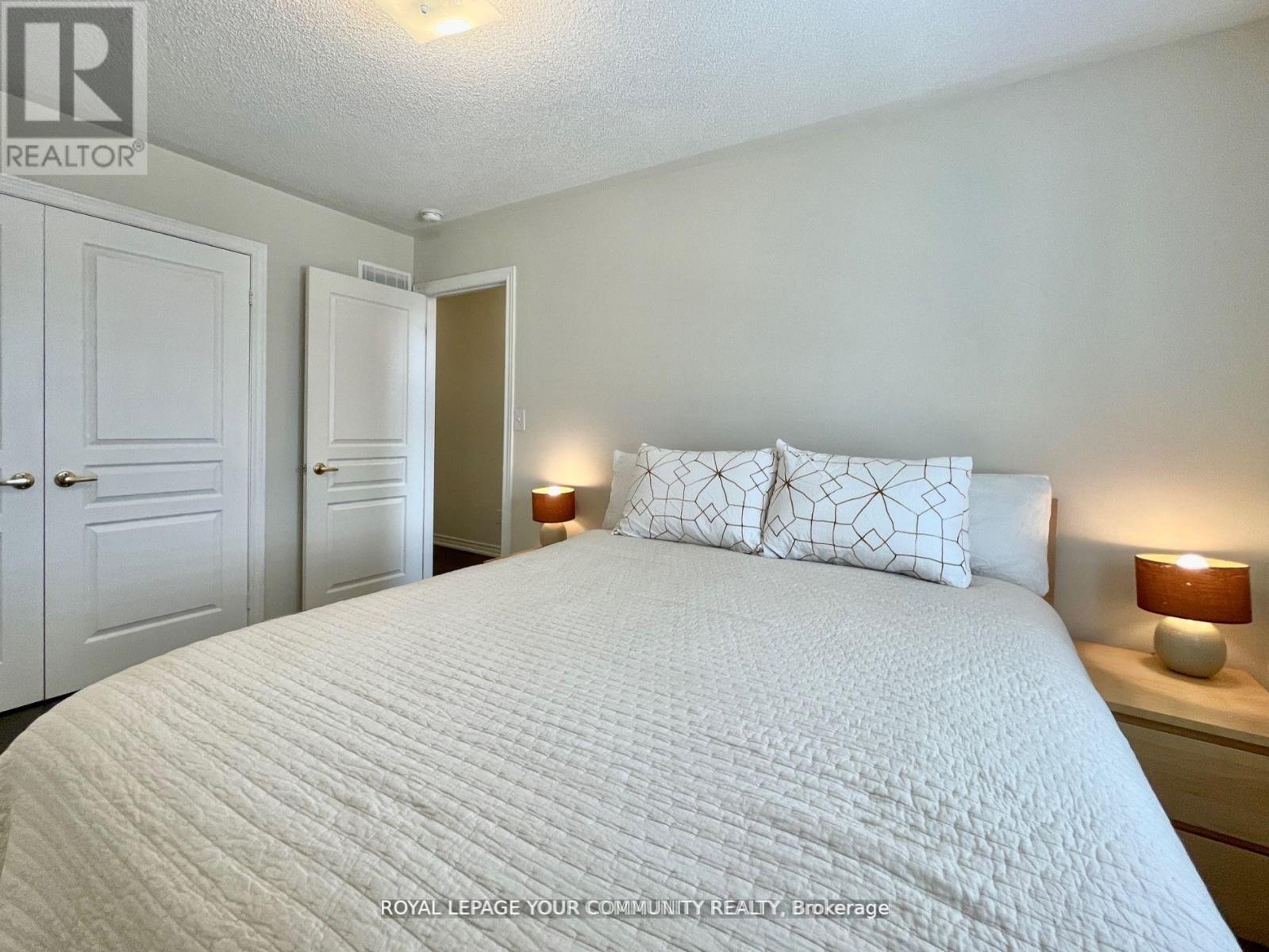 101 Thornbush Boulevard, Brampton, Ontario  L7A 4J9 - Photo 9 - W12687626