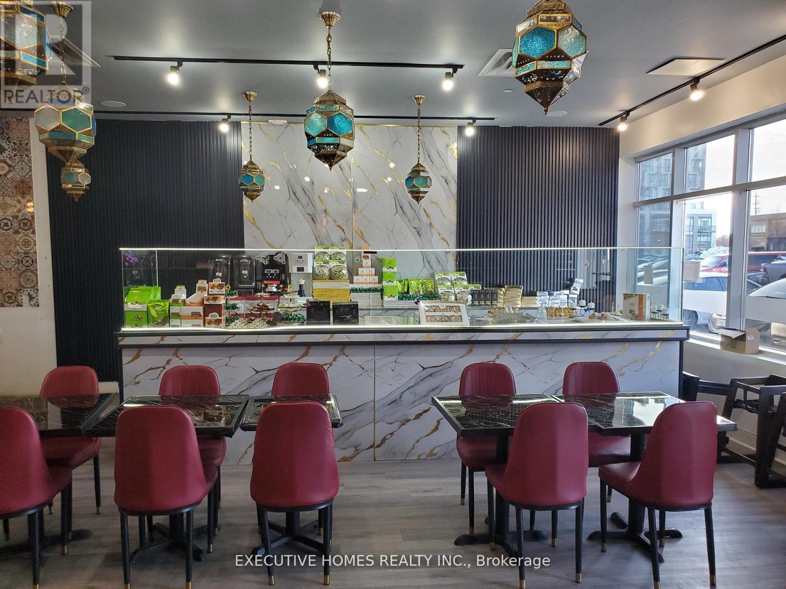 2 - 483 Dundas Street W, Oakville, Ontario  L6M 1L9 - Photo 8 - W12687650