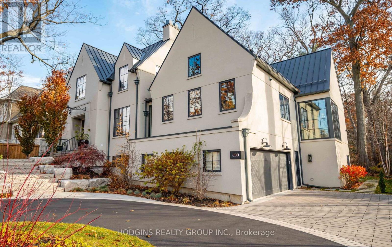 238 Mineola Road W, Mississauga, Ontario  L5G 2X4 - Photo 4 - W12687662