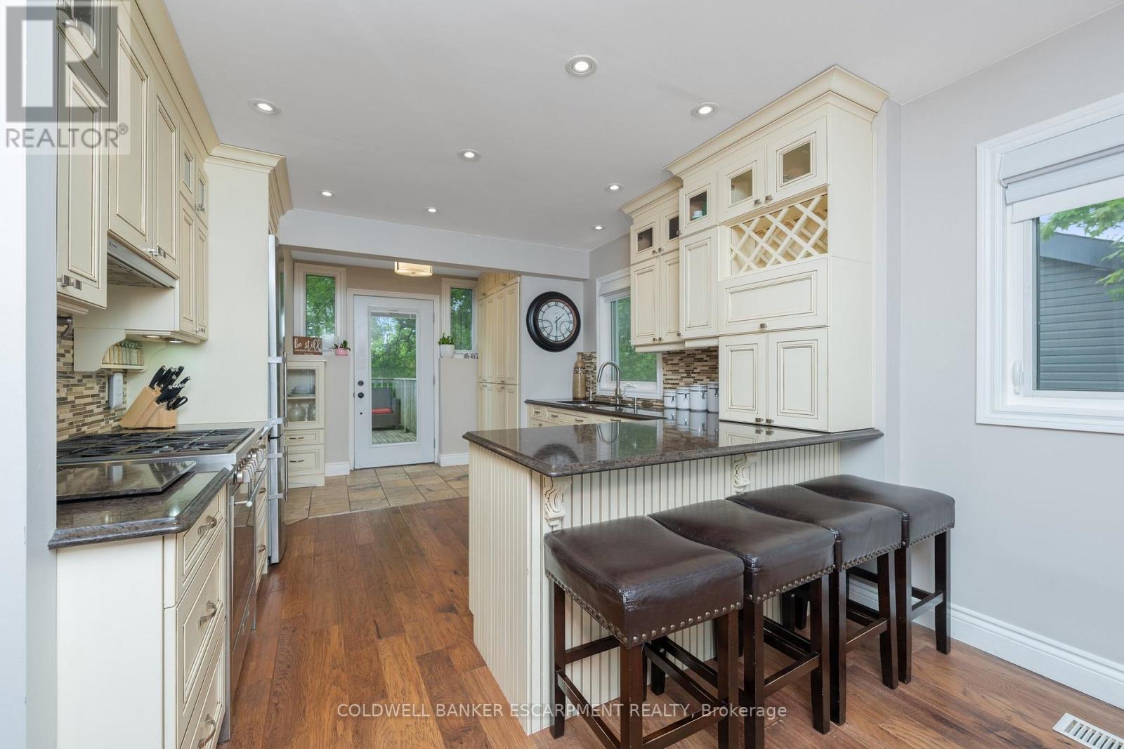 28 Main Street N, Halton Hills, Ontario  L7J 1W1 - Photo 23 - W12687664