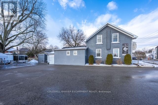 28 Main Street N, Halton Hills, Ontario  L7J 1W1 - Photo 3 - W12687664