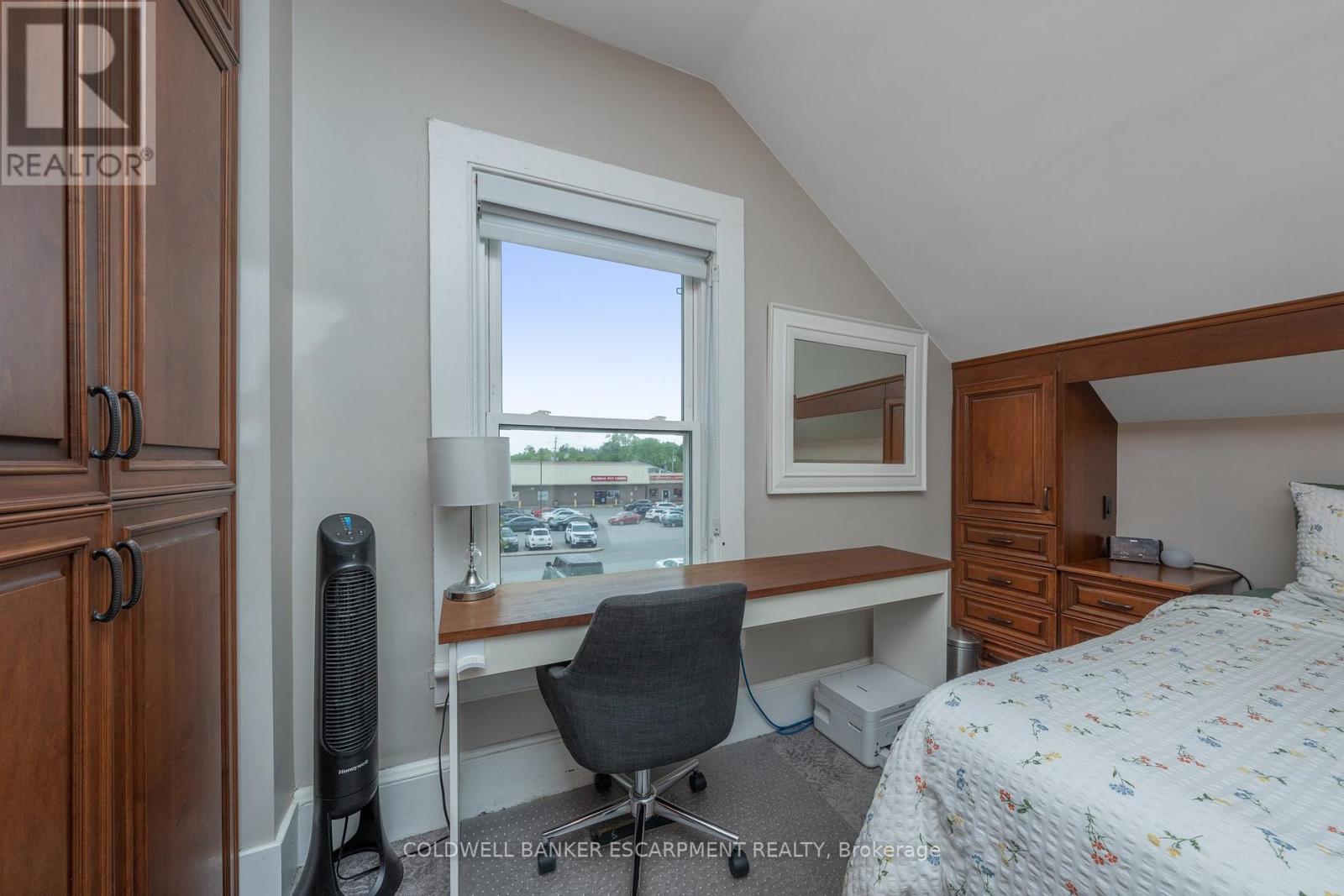 28 Main Street N, Halton Hills, Ontario  L7J 1W1 - Photo 34 - W12687664