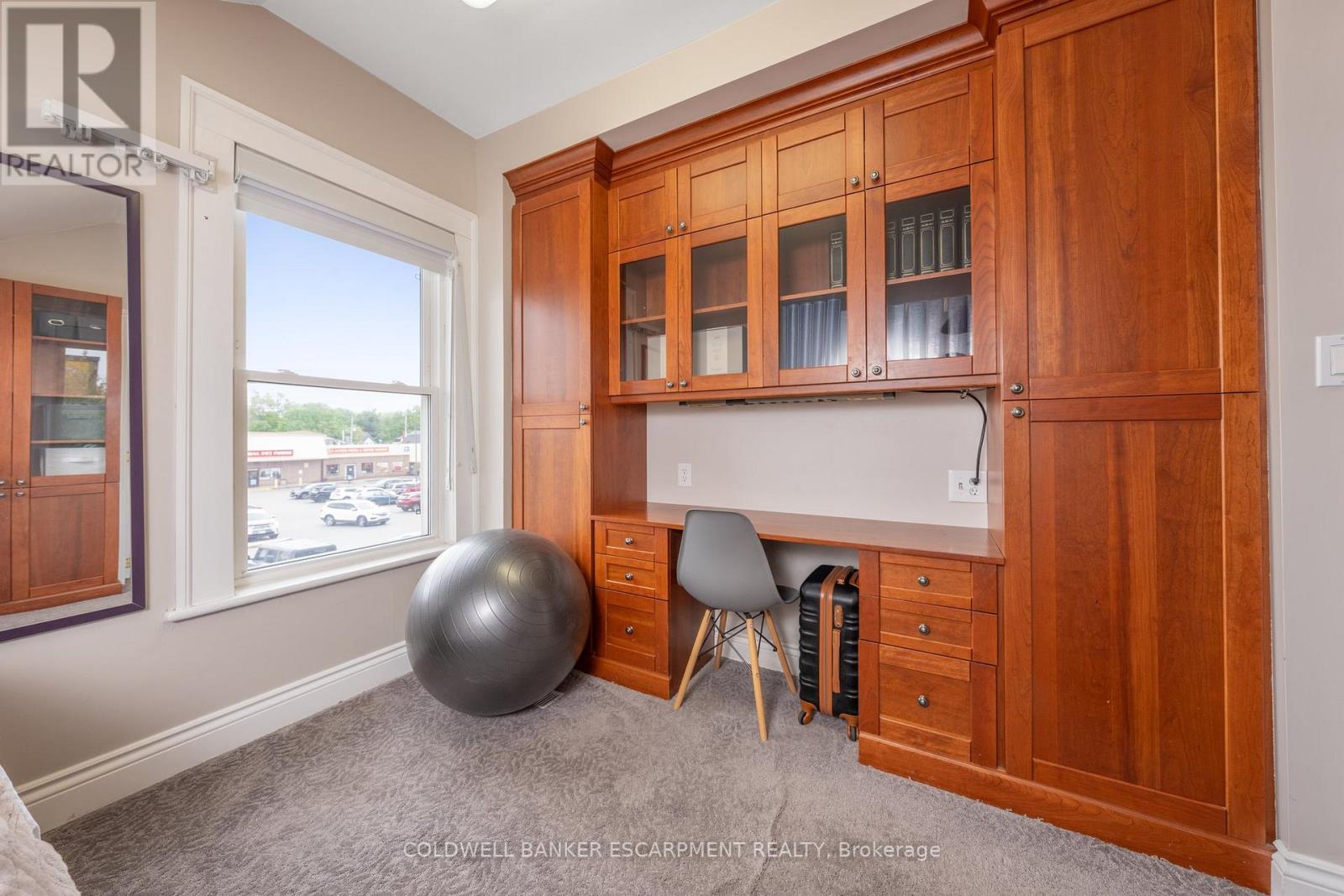 28 Main Street N, Halton Hills, Ontario  L7J 1W1 - Photo 37 - W12687664