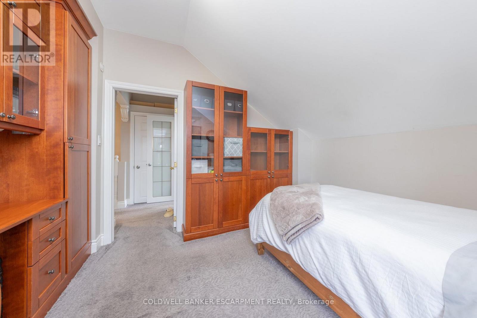 28 Main Street N, Halton Hills, Ontario  L7J 1W1 - Photo 38 - W12687664