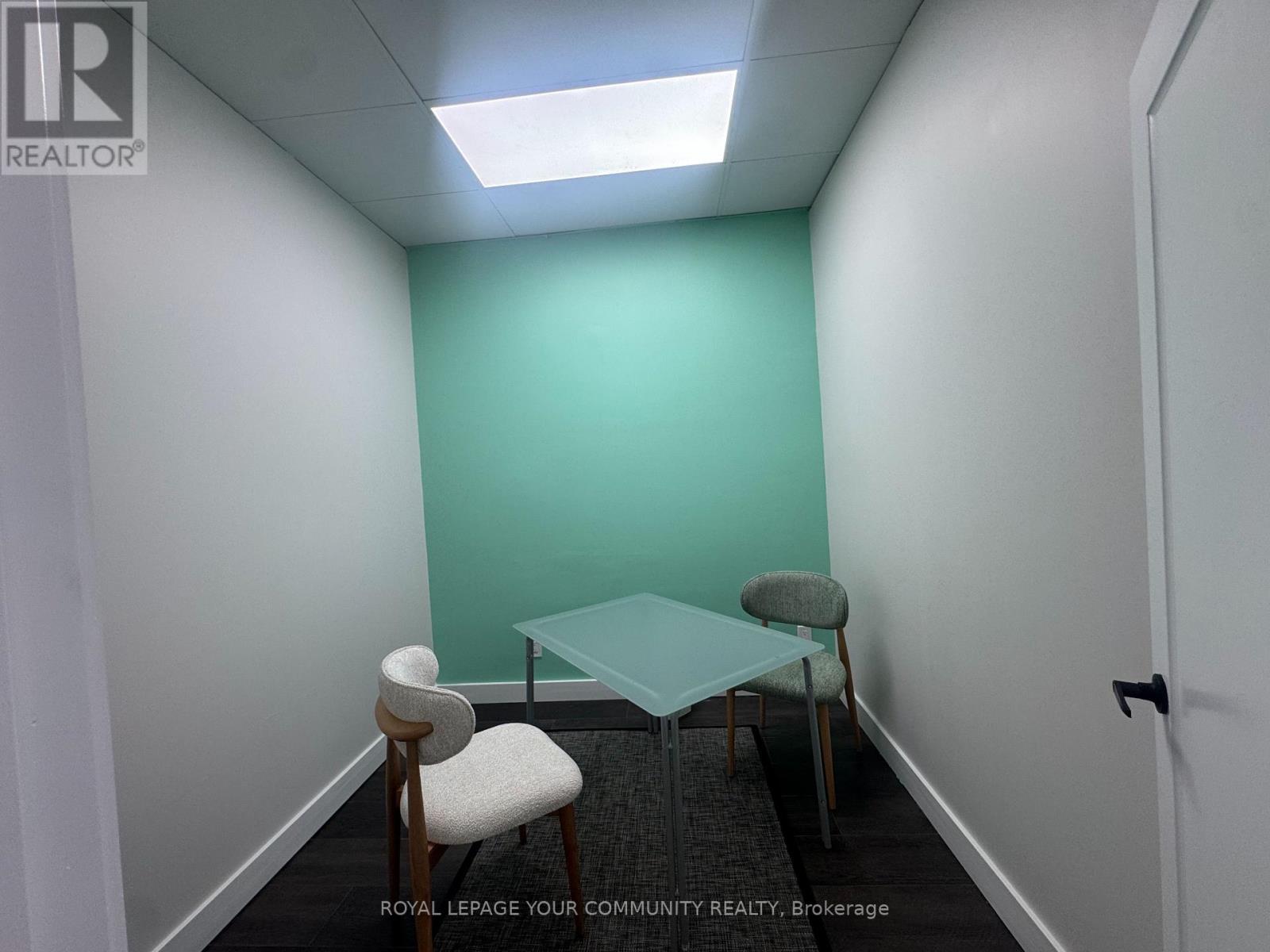 724 Lakeshore Road E, Mississauga, Ontario  L5G 1J6 - Photo 10 - W12687674