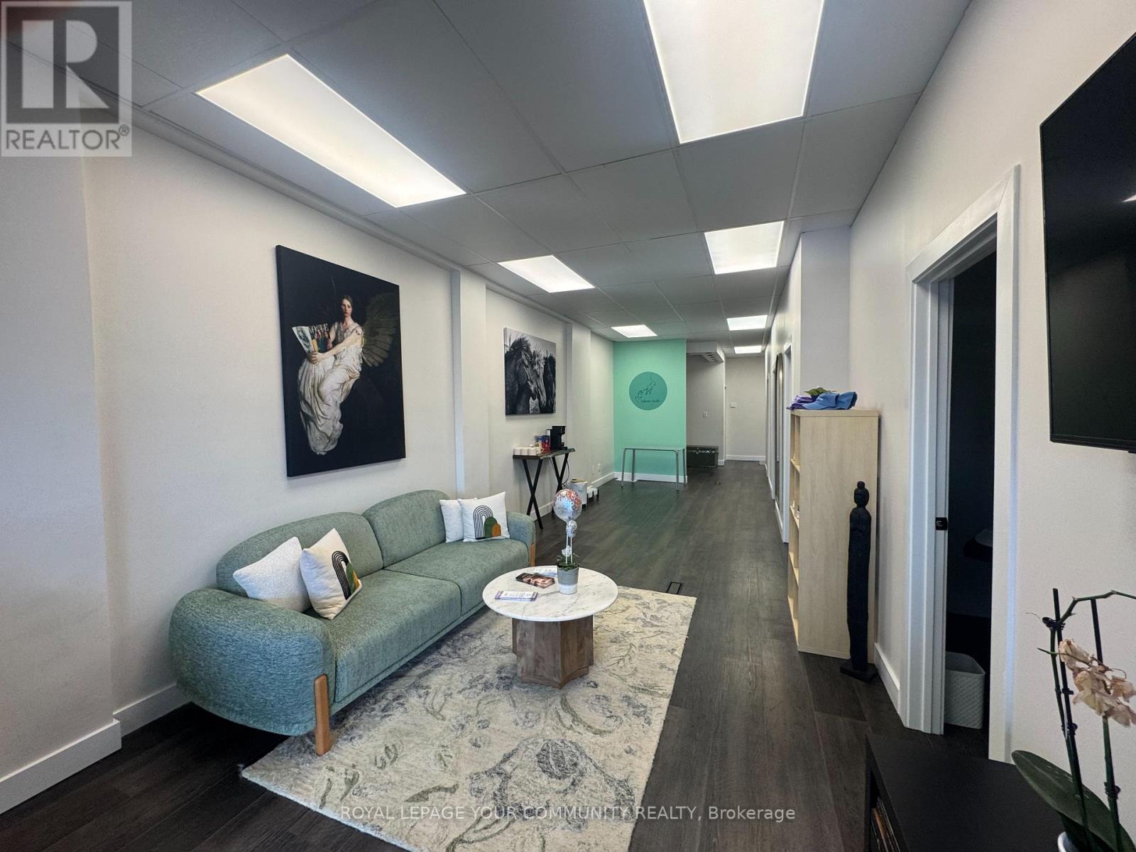 724 Lakeshore Road E, Mississauga, Ontario  L5G 1J6 - Photo 5 - W12687674