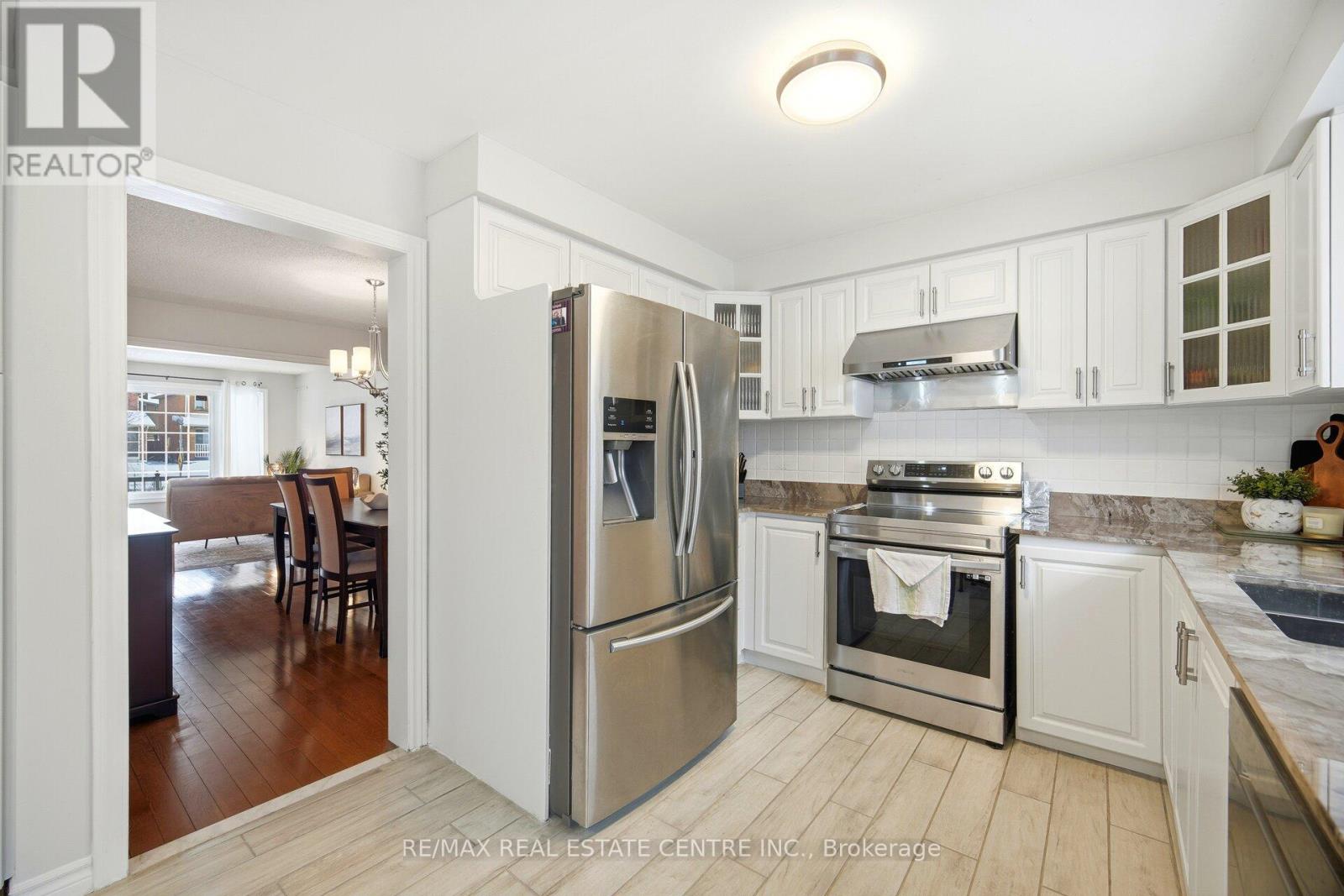 61 Sunforest Drive, Brampton, Ontario  L6Z 2W7 - Photo 12 - W12687684