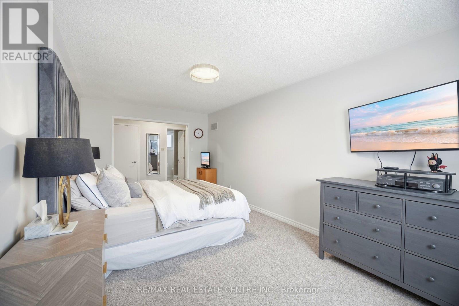 61 Sunforest Drive, Brampton, Ontario  L6Z 2W7 - Photo 21 - W12687684