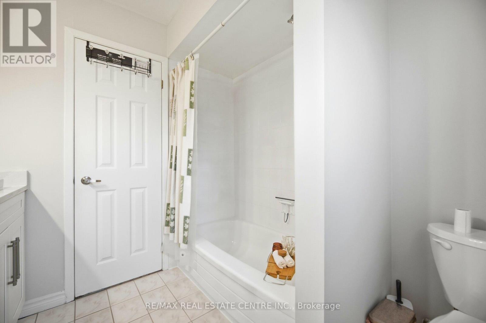 61 Sunforest Drive, Brampton, Ontario  L6Z 2W7 - Photo 30 - W12687684