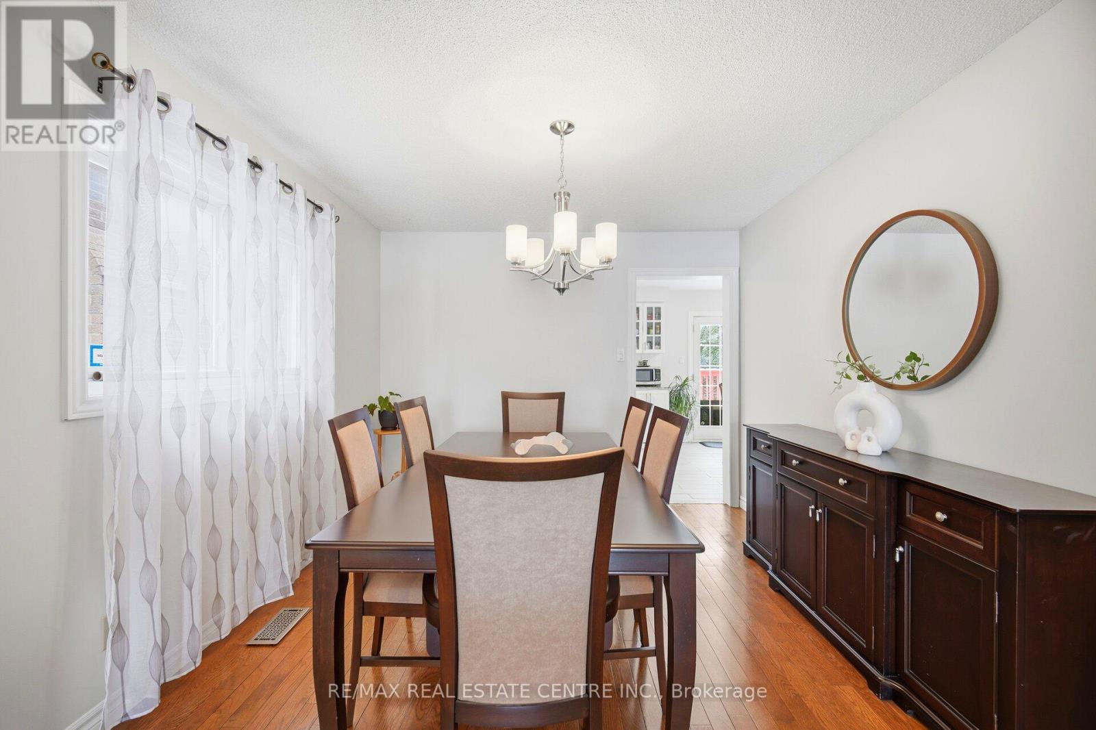 61 Sunforest Drive, Brampton, Ontario  L6Z 2W7 - Photo 9 - W12687684