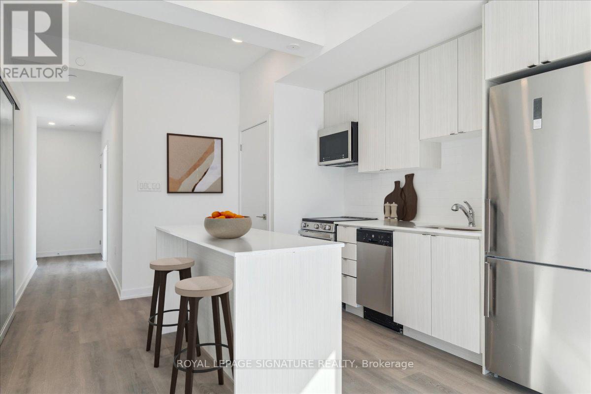 701 - 2433 Dufferin Street, Toronto, Ontario  M6E 3T3 - Photo 3 - W12687692