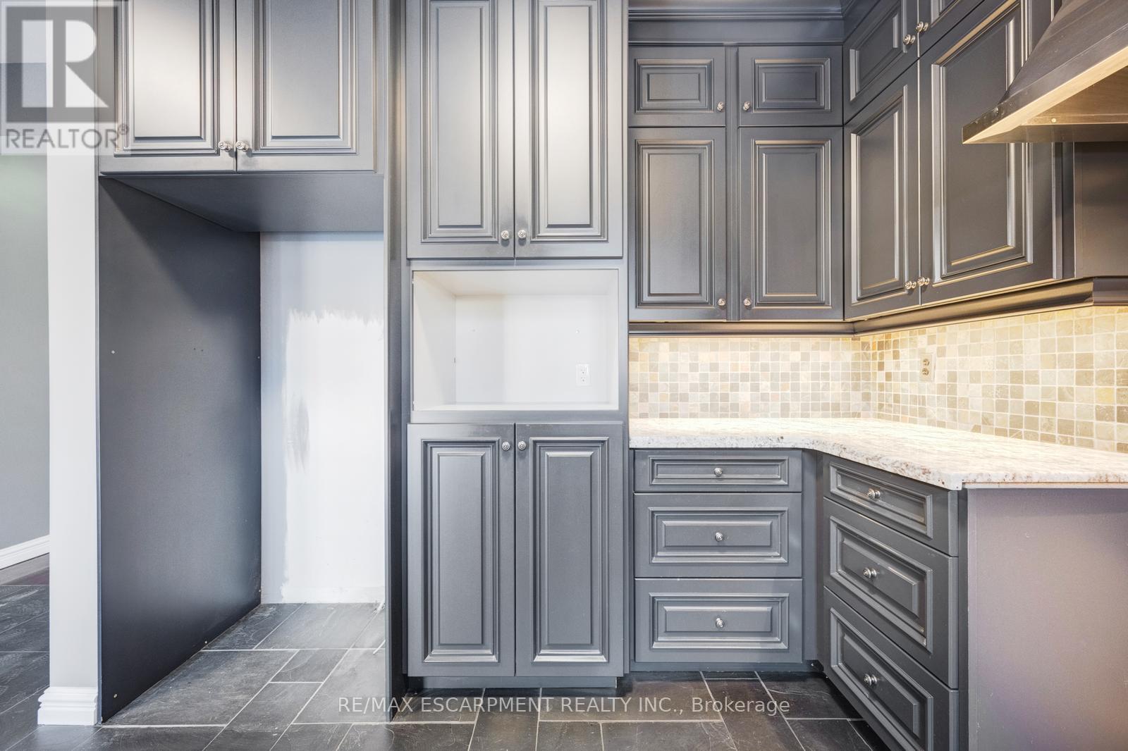 69 Stillman Drive, Brampton, Ontario  L6X 0T1 - Photo 10 - W12687698