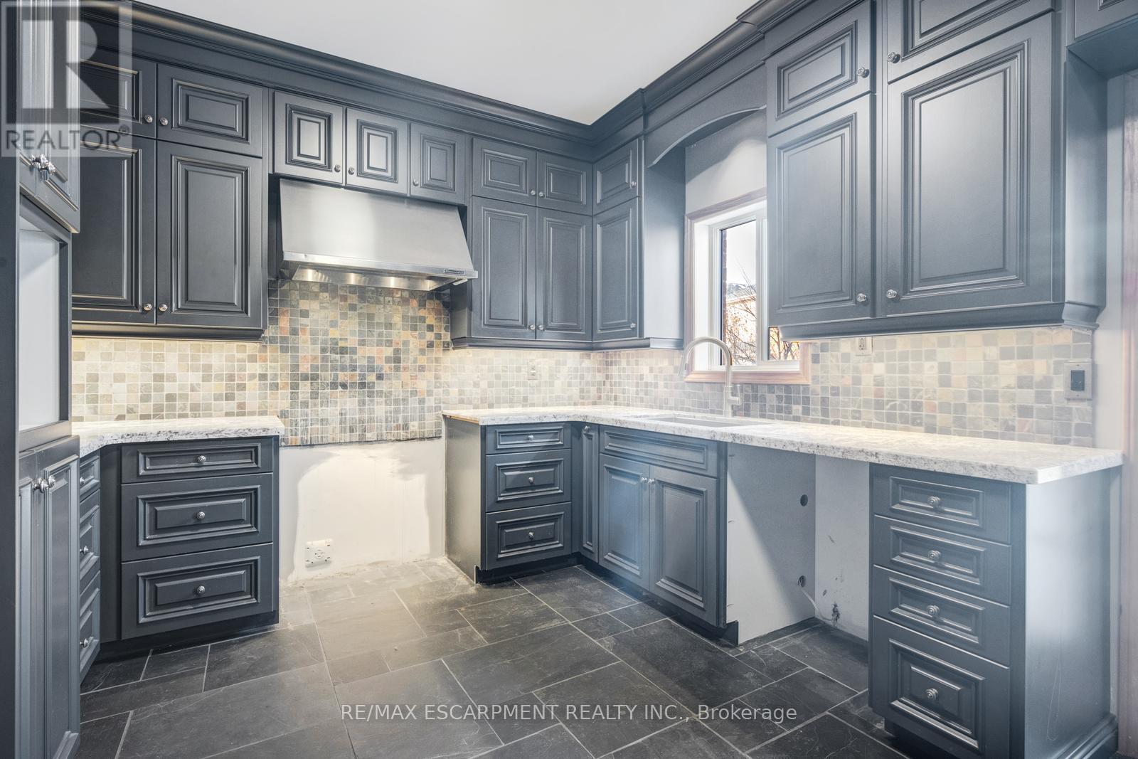 69 Stillman Drive, Brampton, Ontario  L6X 0T1 - Photo 11 - W12687698