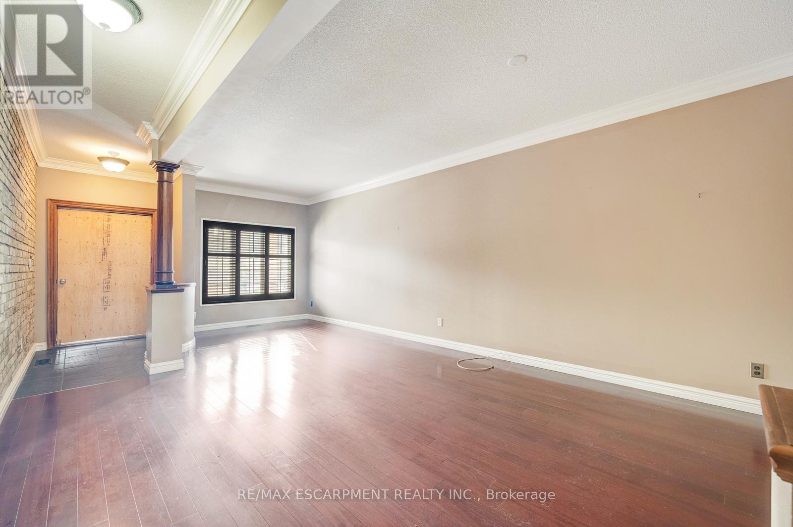 69 Stillman Drive, Brampton, Ontario  L6X 0T1 - Photo 4 - W12687698