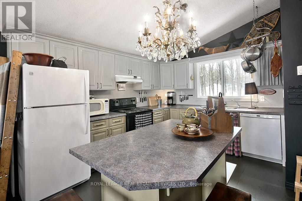 157 Bowles Bluff Road, Grey Highlands, Ontario  N0C 1H0 - Photo 14 - X12687378