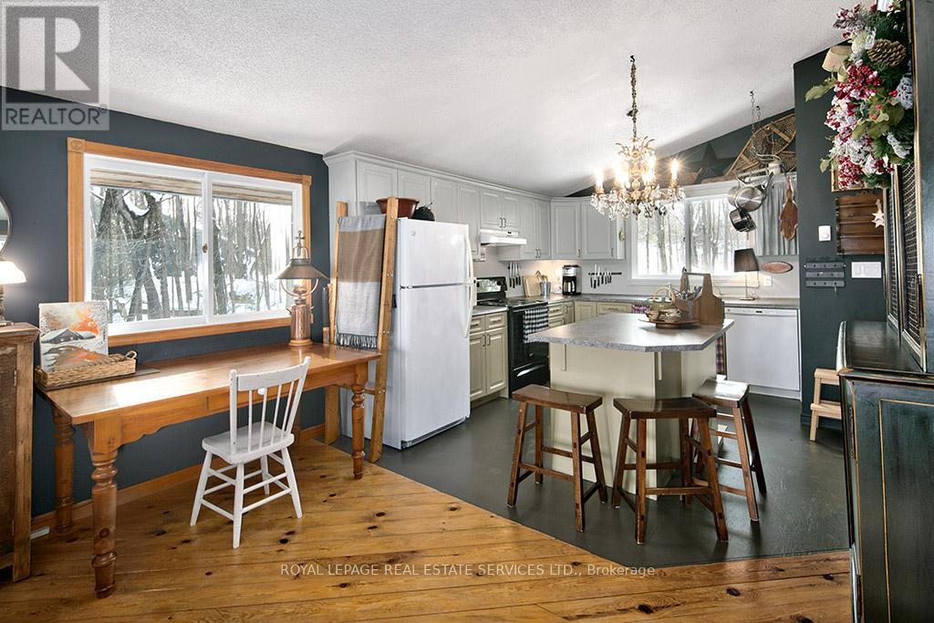 157 Bowles Bluff Road, Grey Highlands, Ontario  N0C 1H0 - Photo 11 - X12687378